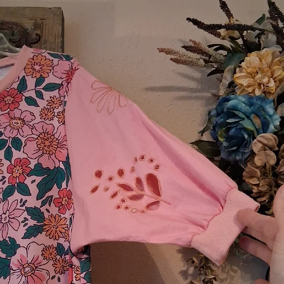 Floral Pink Blouse. Excellent Condition NWOT Size Small - Picture 9 of 12